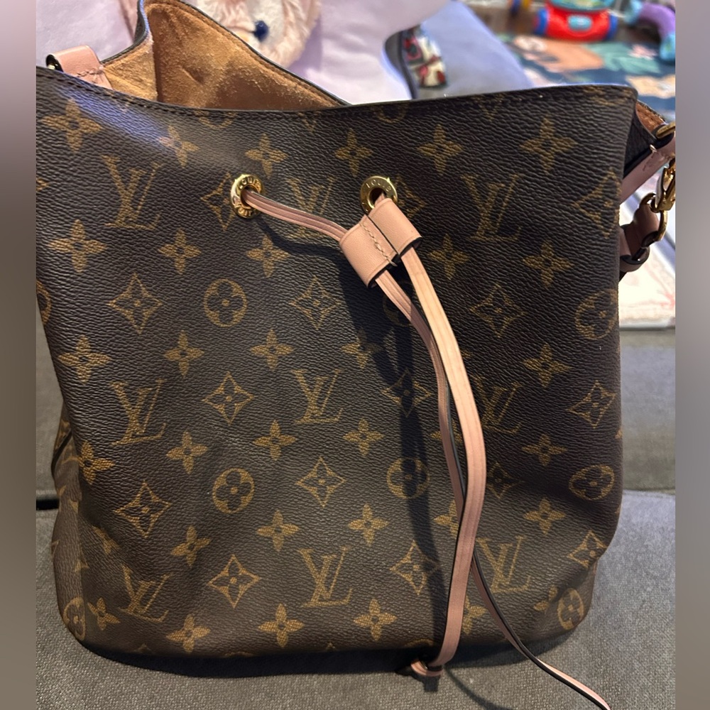 Louis Vuitton LIKE Monogram Drawstring Shoulder Bag in Brown with Pink Trim - Picture 12 of 16